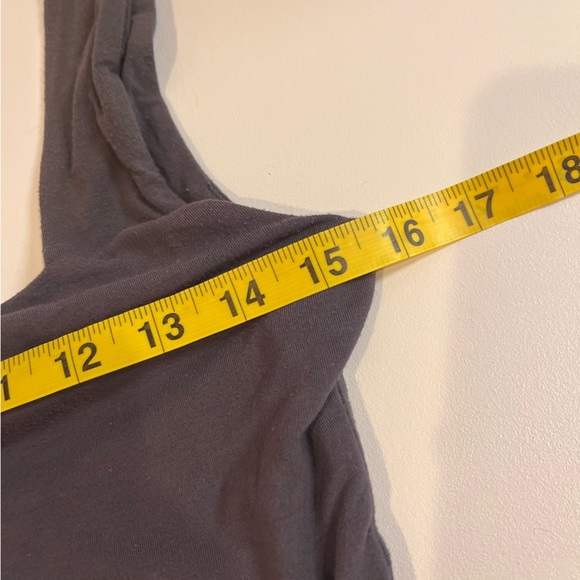 🧁white fox dark gray tank top minimalist basic layering - Picture 6 of 8